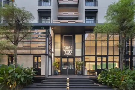 Cross Vibe Bangkok Sukhumvit - 8