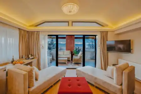 Seventeen Rooms - 41