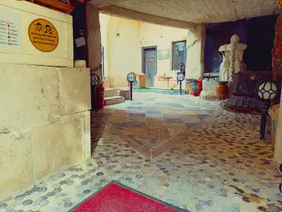 Stone Age Mansion - 6