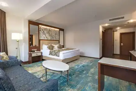Best Western Plus - 24