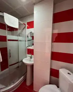 Red White - 17