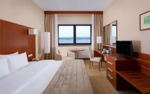 Holiday Inn, an IHG - 58