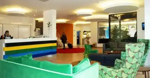 Tempo Suites Airport - 4