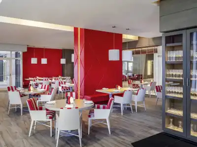 Pullman Doha West Bay - 4