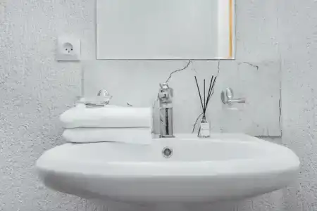 Yazon Tourist base - 84