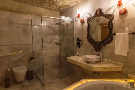 Solo Cave Suites - 114