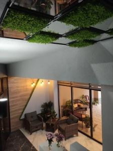 Zest And Spa Mini-Hotel - 4