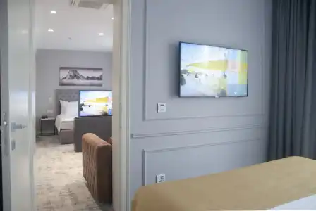 H41 Luxury Suites - 40