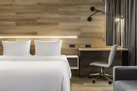 Holiday Inn, an IHG - 60