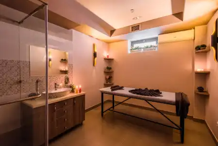 The Royal Mezbon & SPA - 24
