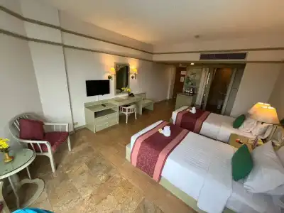 Cholchan Pattaya Beach Resort - 61