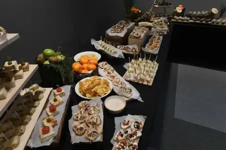 Mona Plaza - 11