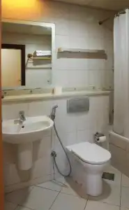 Wescott Plaza Apartments Bur - 76