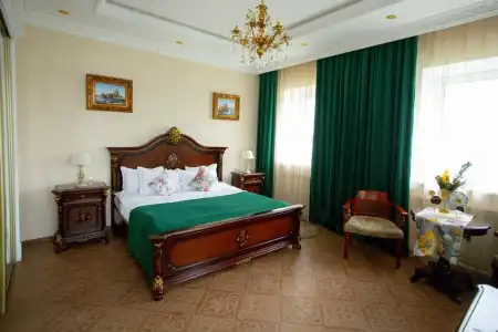 Manor House - 3