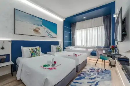 Clover Patong - 51