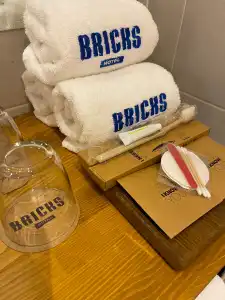 Bricks - 15
