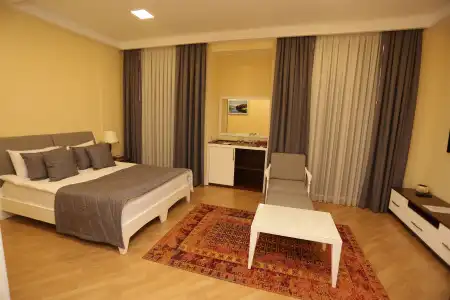 ILK INN - 100