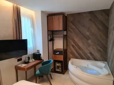 The Location - 8