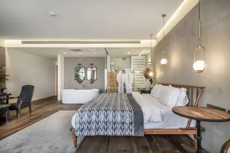 Ansen Suites - 215