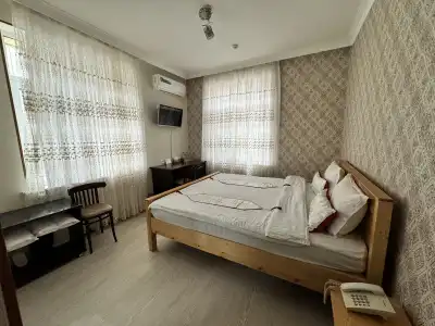 Qamar - 40