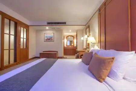 Cholchan Pattaya Beach Resort - 13