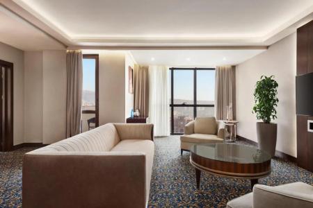 Ramada & Suites by Wyndham - 20