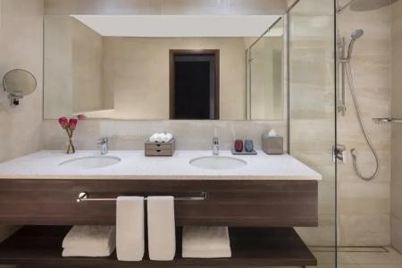 Avani + Palm View Dubai & Suites - 19