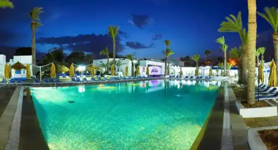 Hari Club Beach Resort - 16