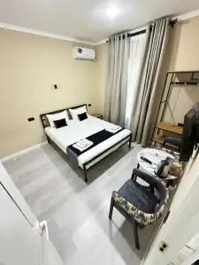 Luna Plaza - 10