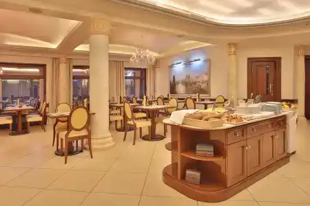 Retro Riverside Wellness Resort - 13