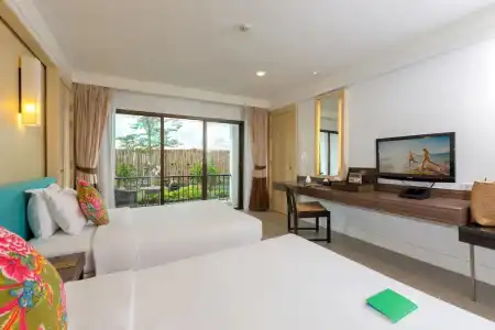 Sawaddi Patong Resort & Spa by Tolani - 39