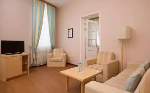 Oktiabrskaya - 53