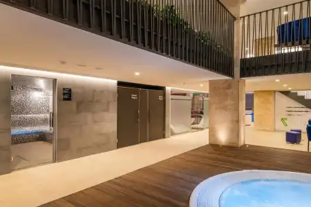 Holiday Inn - Republic Square, an IHG - 17