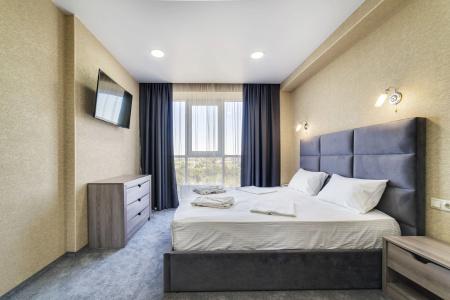 Grand Sapphire - 51