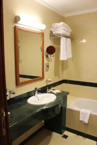 Caspian Riviera Grand Palace - 28