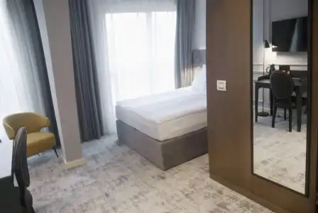 H41 Luxury Suites - 15