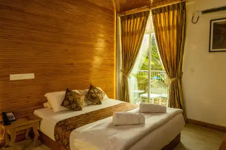 Perla Dhangethi - 60