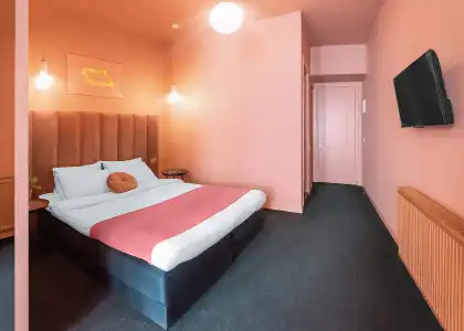 HB Freeze Inn - 52