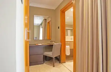 Dubai Marine Beach Resort & Spa - 78