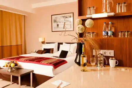Staybridge Suites, an IHG - 5