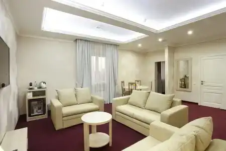 Amici Grand - 9