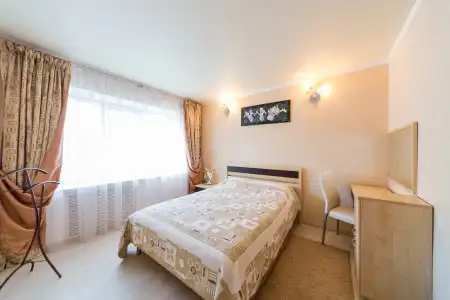 Hotel - 78