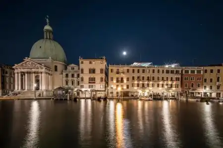 Carlton on the Grand Canal - 8