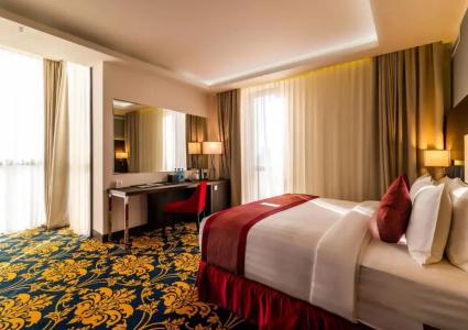 Ramada & Suites by Wyndham - 56
