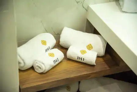 H41 Luxury Suites - 49