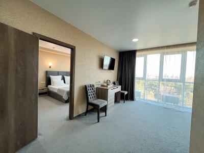 Grand Sapphire - 20