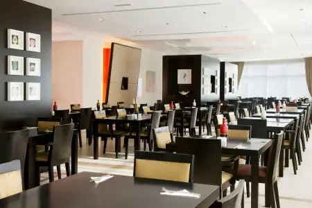 Holiday Inn Express Internet City, an IHG - 12