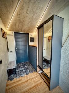 Geometrika • Lounge - 179
