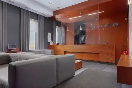 Pyatiy Ugol - 35