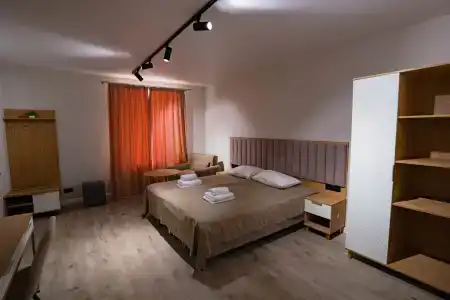 na Lenina 7 - 33